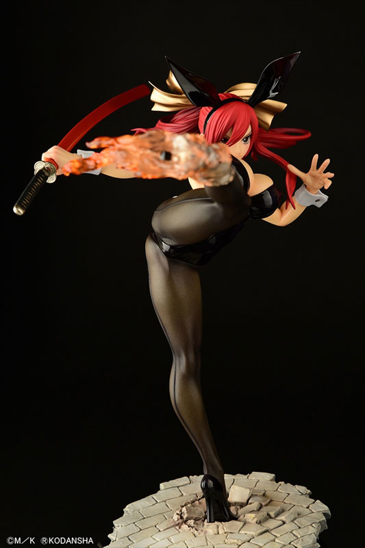 FAIRY TAIL Erza Scarlet High Kick ver. Bunny [Crimson / Black / White] 1/6