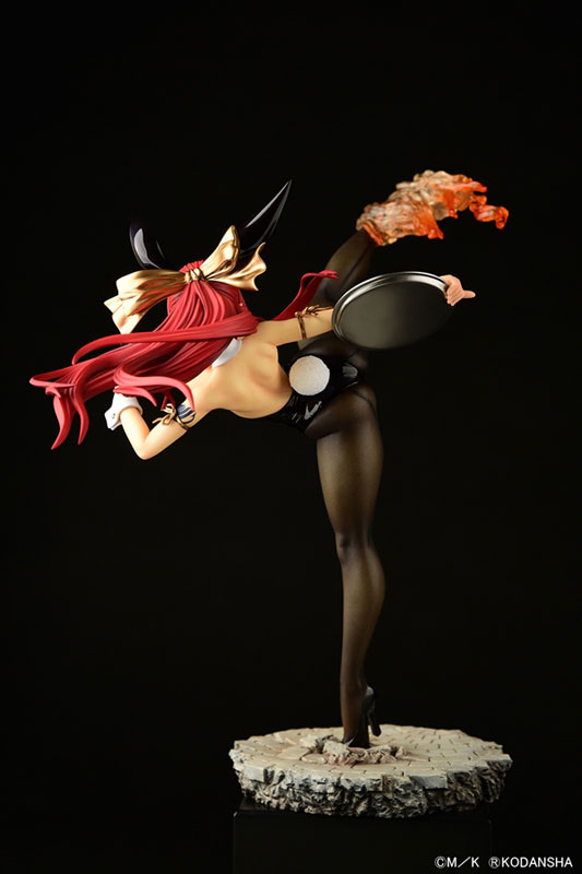 FAIRY TAIL Erza Scarlet High Kick ver. Bunny [Crimson / Black / White] 1/6