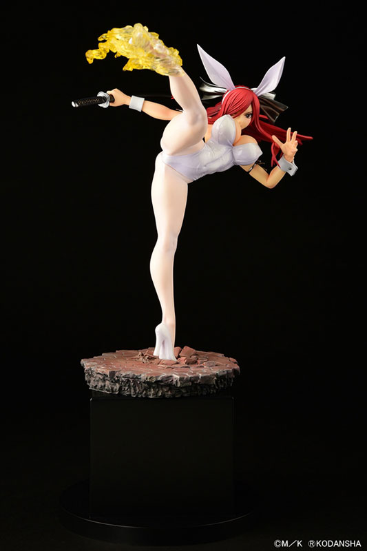 FAIRY TAIL Erza Scarlet High Kick ver. Bunny [Crimson / Black / White] 1/6