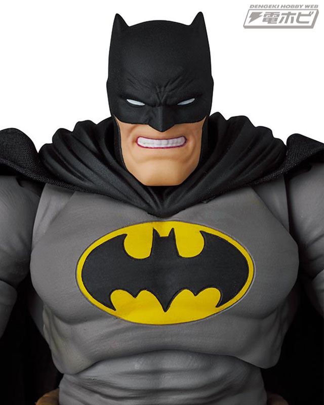 MAFEX BATMAN & HORSE (The Dark Knight Returns)