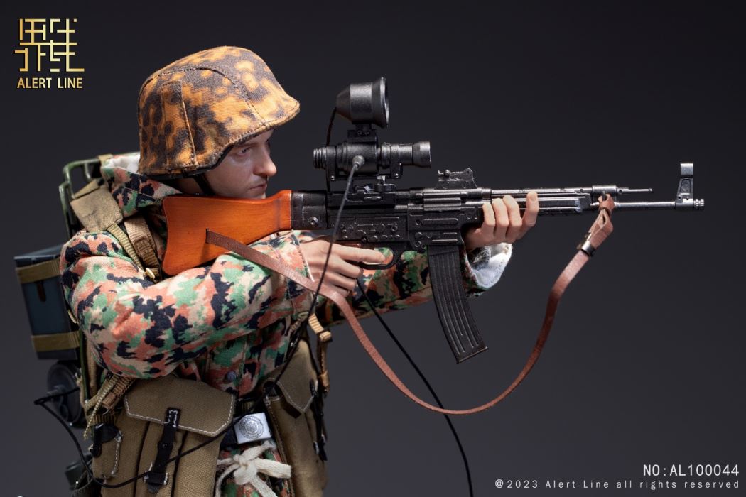 World War II German Waffen SS Soldier 1/6