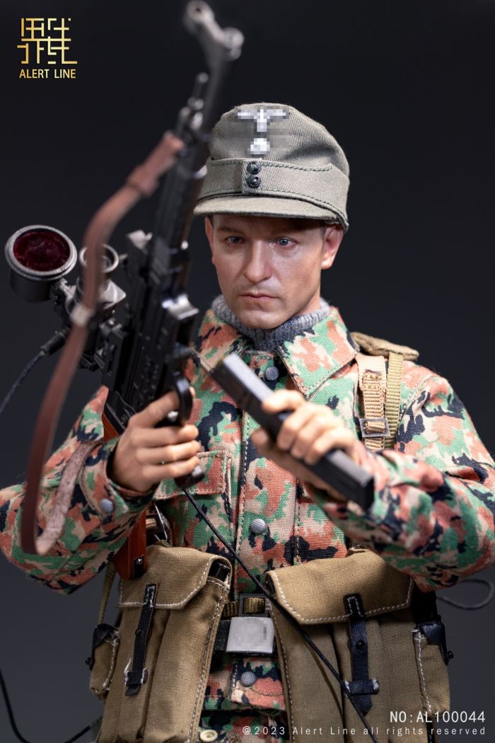 World War II German Waffen SS Soldier 1/6