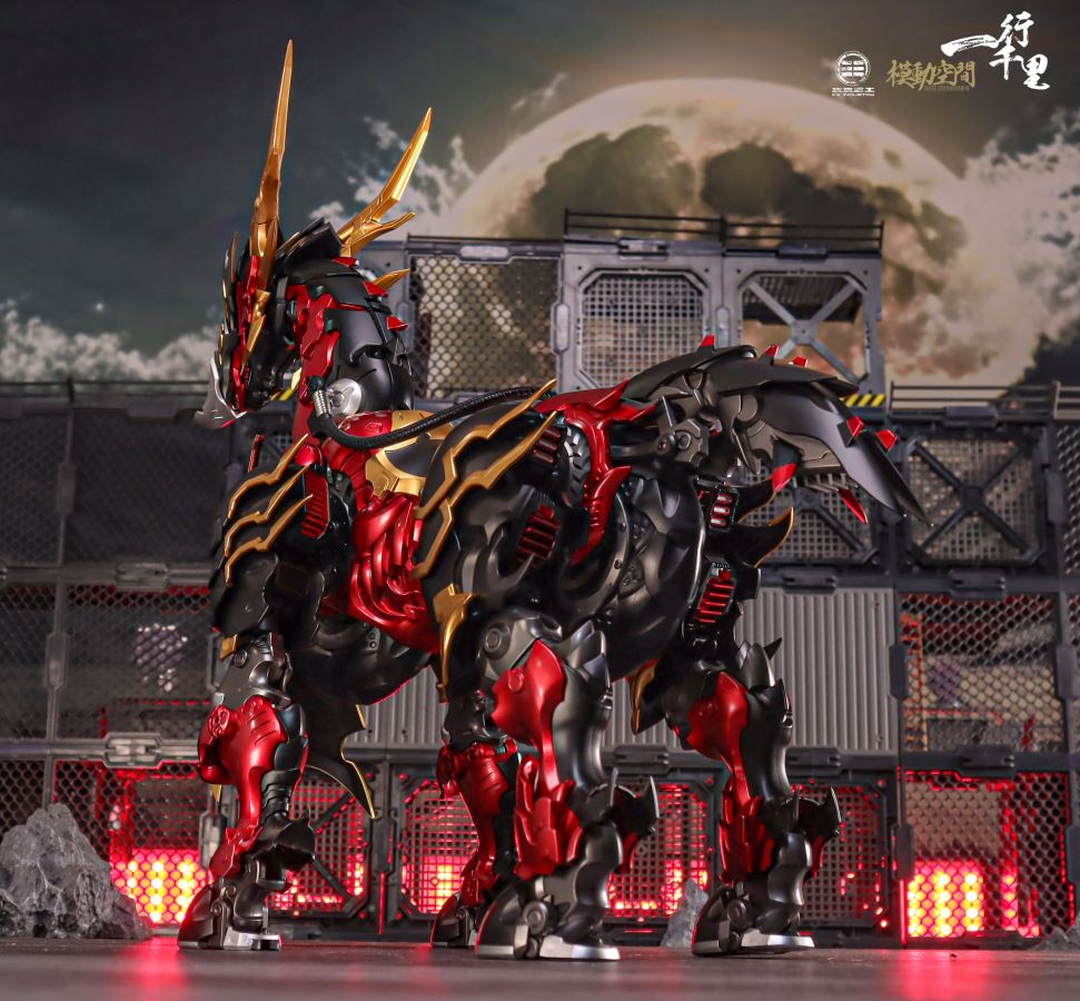 One Line Thousand Miles Series: Red Hare Transformable Coated Alloy Finished Toy
