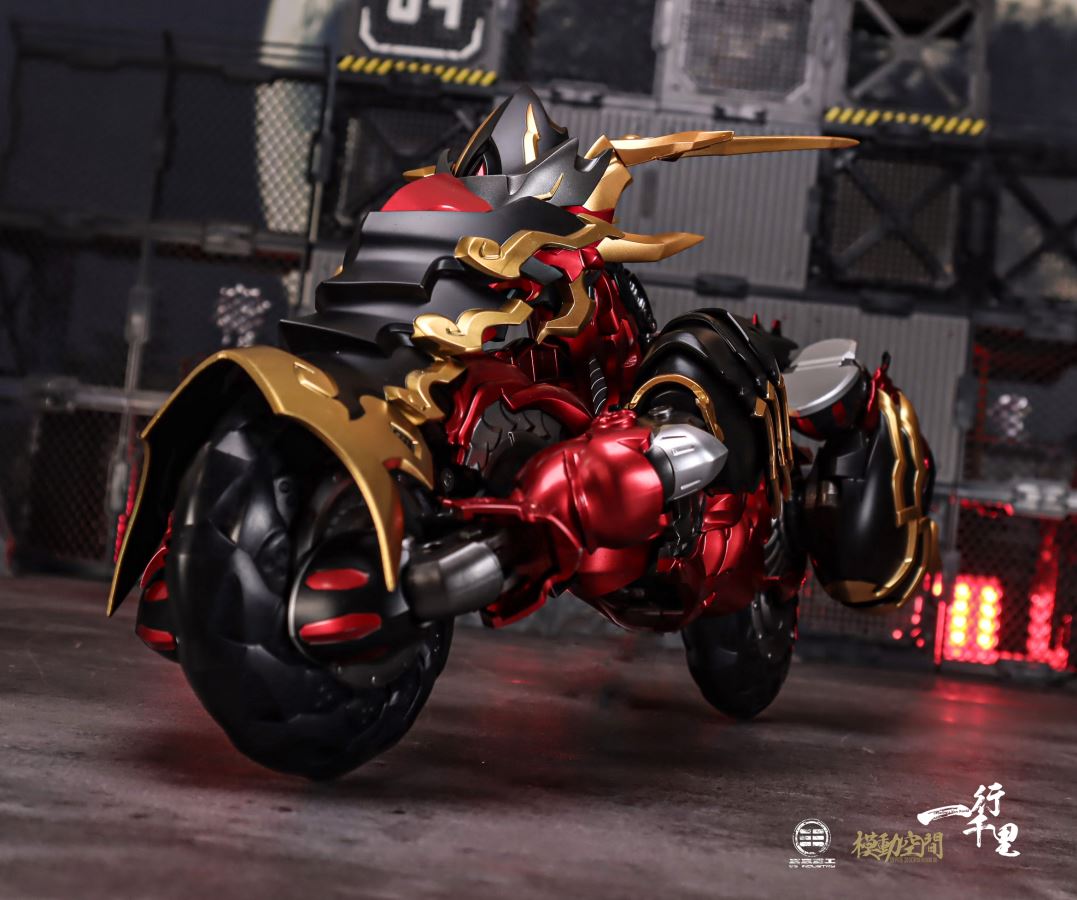 One Line Thousand Miles Series: Red Hare Transformable Coated Alloy Finished Toy