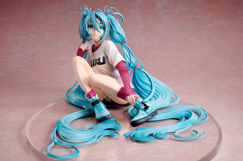 Hatsune Miku x Mai Yoneyama The Latest Street Style Cute 1/4