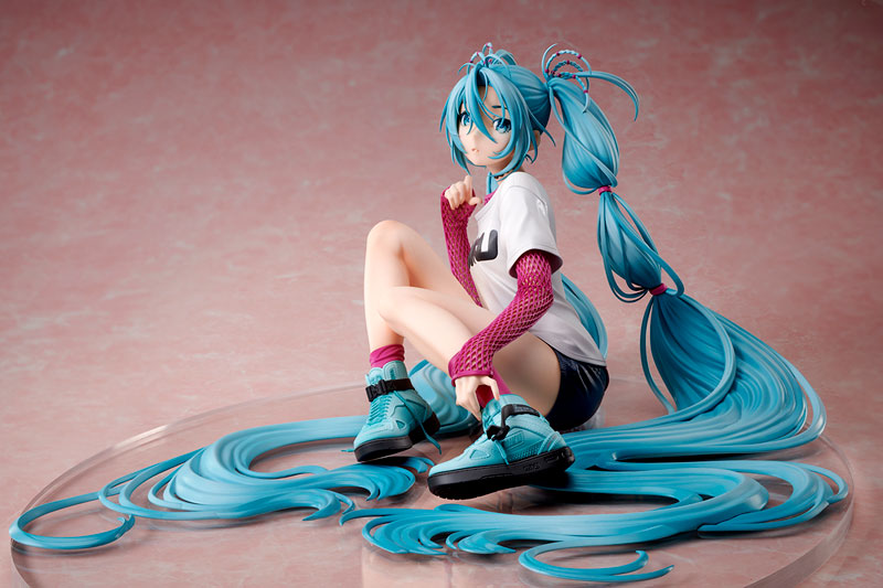 Hatsune Miku x Mai Yoneyama The Latest Street Style Cute 1/4