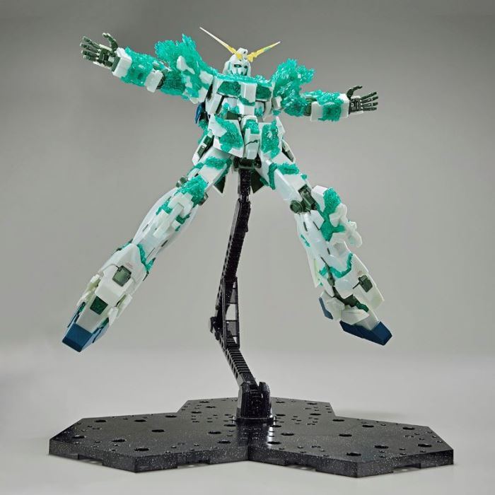 MG 1/100 UNICORN GUNDAM (LUMINOUS CRYSTAL BODY)