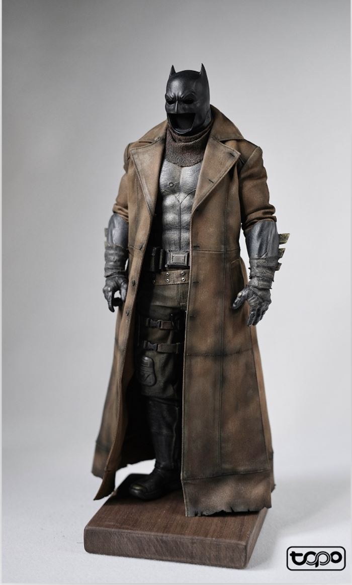 Nightmare Desert Batman Coat 1/6