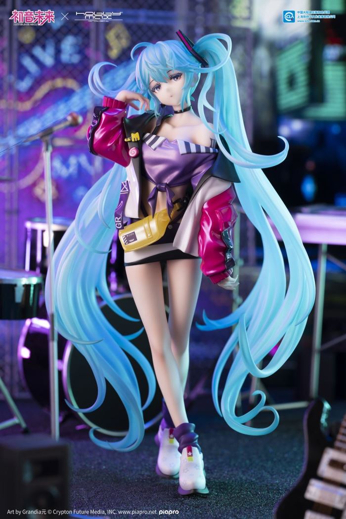 Fashion Street Ver. Miku Hatsune - VOCALOID