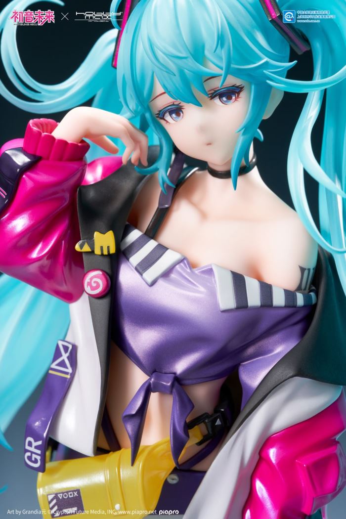 Fashion Street Ver. Miku Hatsune - VOCALOID
