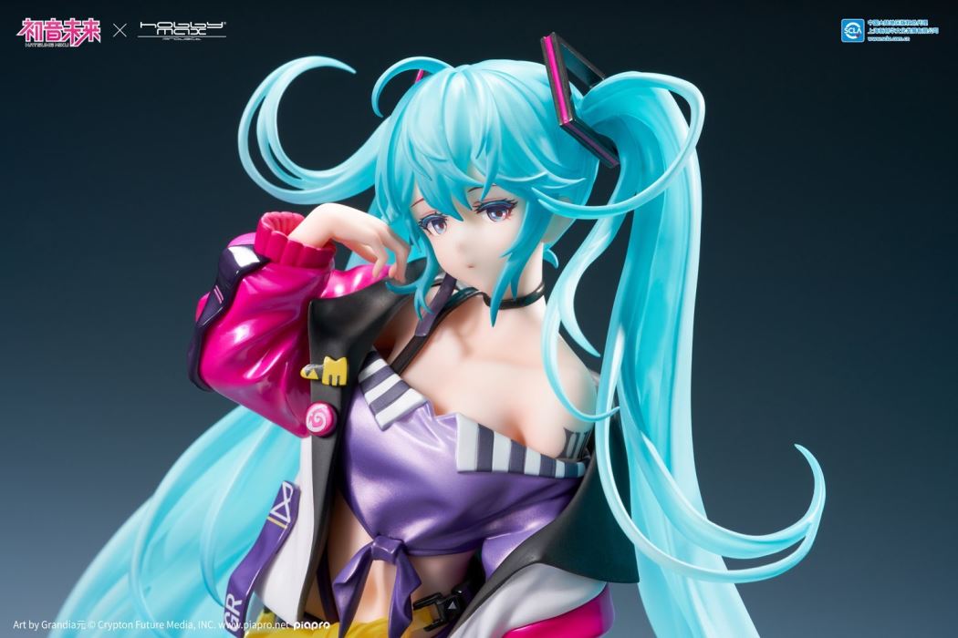 Fashion Street Ver. Miku Hatsune - VOCALOID
