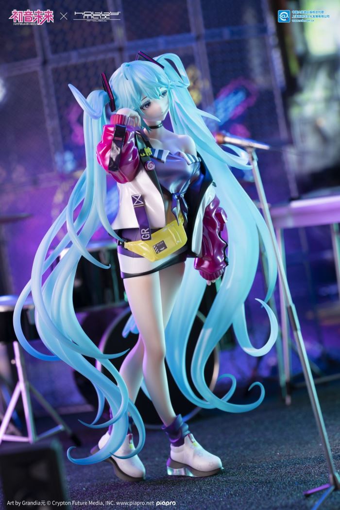 Fashion Street Ver. Miku Hatsune - VOCALOID