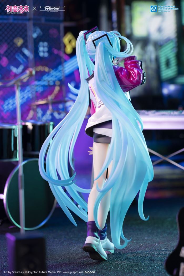 Fashion Street Ver. Miku Hatsune - VOCALOID