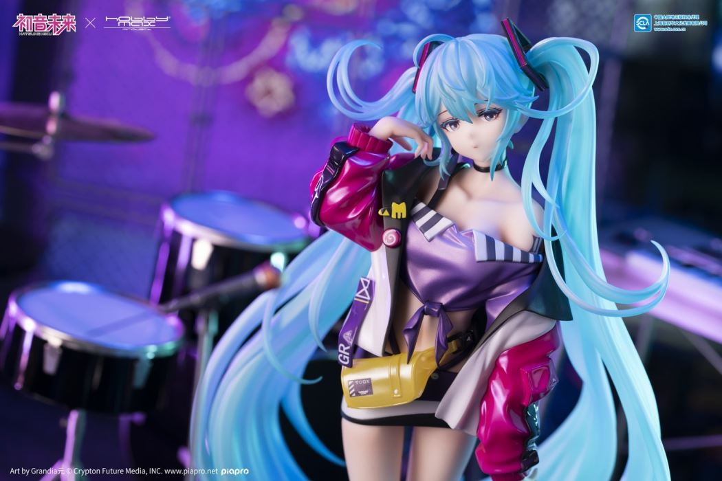Fashion Street Ver. Miku Hatsune - VOCALOID