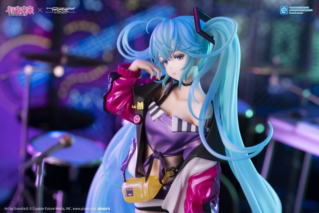 Fashion Street Ver. Miku Hatsune - VOCALOID