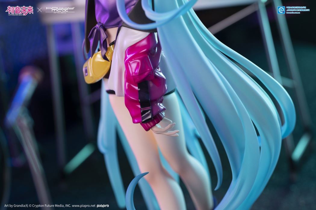 Fashion Street Ver. Miku Hatsune - VOCALOID