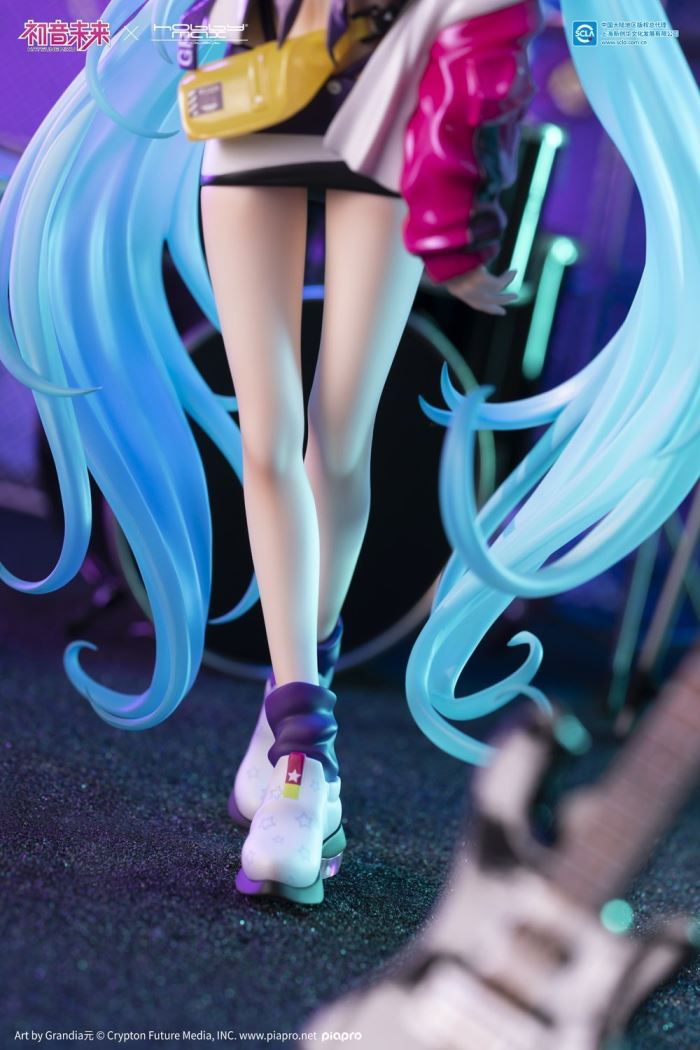 Fashion Street Ver. Miku Hatsune - VOCALOID