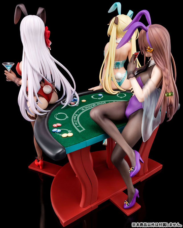 The Demon Sword Master of Excalibur Academy Riselia Ray Crystalia wearing crimson bunny costume with Nip Slip Gimmick System