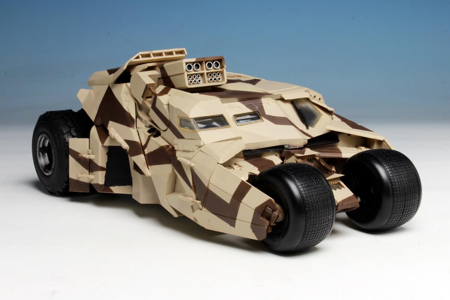 Platts Moebius Model Dark Knight Trilogy Armed Tumbler w/Bane 1/25