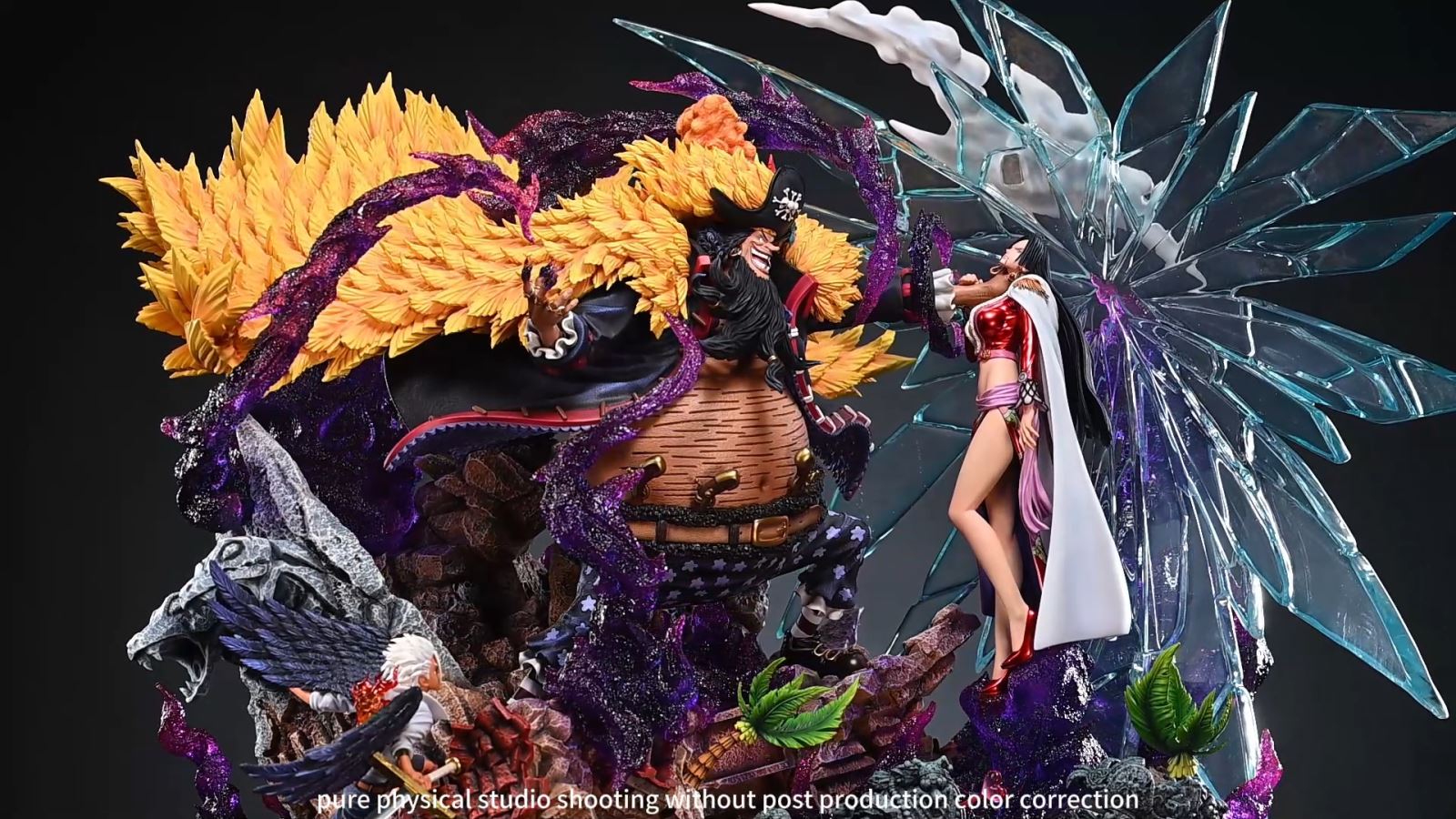 Blackbeard vs Boa - One Piece