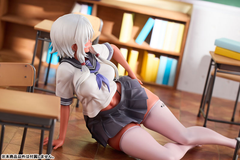 World Where the Thickness of a Girl's Thighs is Equal to Her Social Status Raura Aiza & Iroha Shishikura 1/5