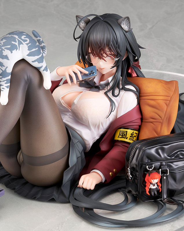 Azur Lane Taihou Sweet Time After School Ver. 1/7