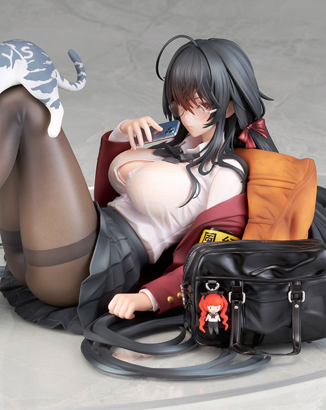 Azur Lane Taihou Sweet Time After School Ver. 1/7