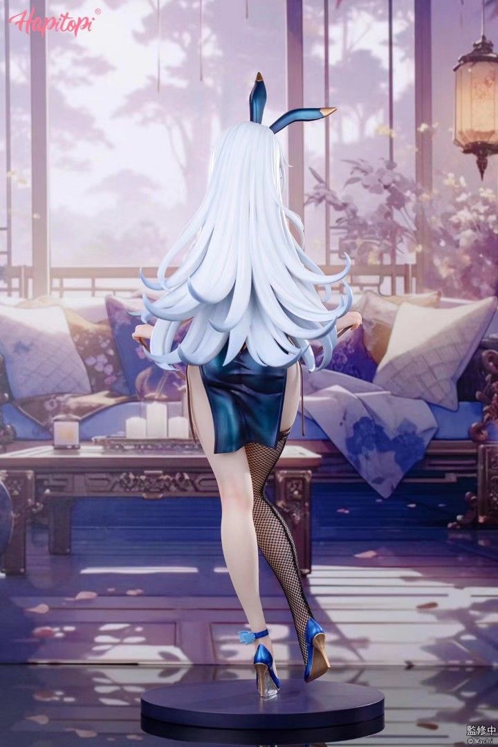 The Bunny Girl Who Hits the Top