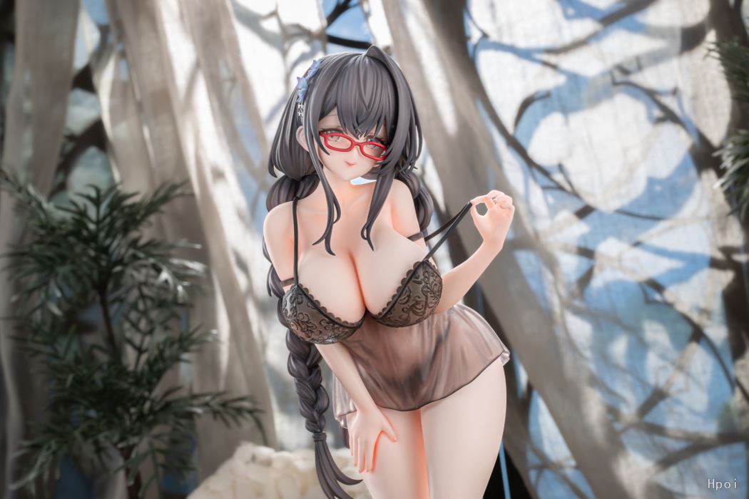 The Usually Inconspicuous yet Beautiful-When-Asleep Girl: Akabane Rino 1/7