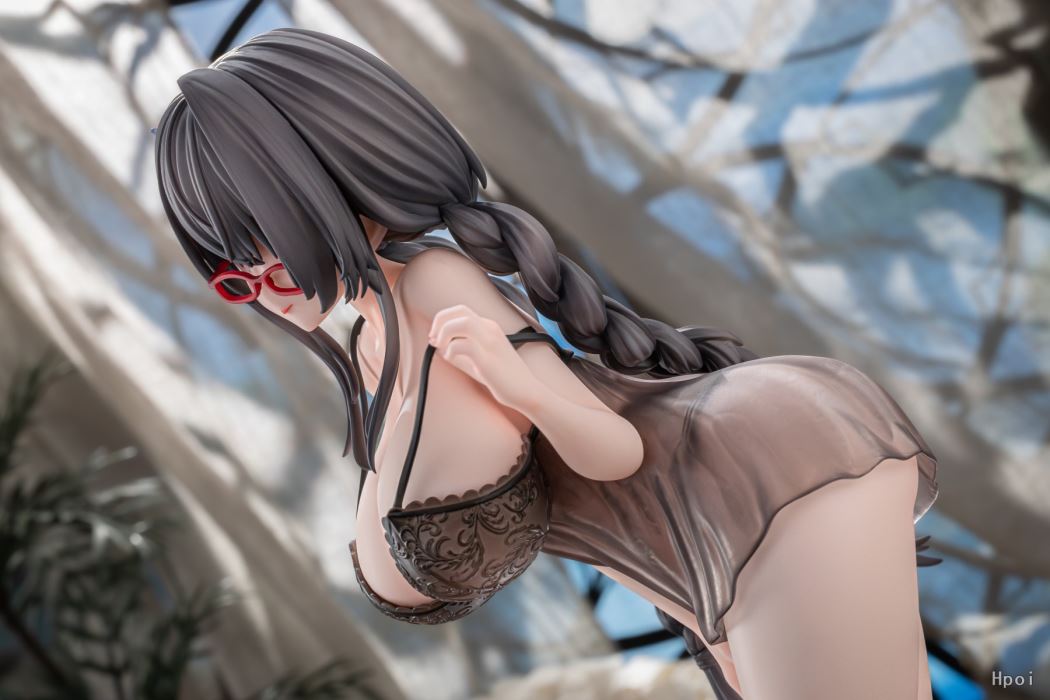 The Usually Inconspicuous yet Beautiful-When-Asleep Girl: Akabane Rino 1/7