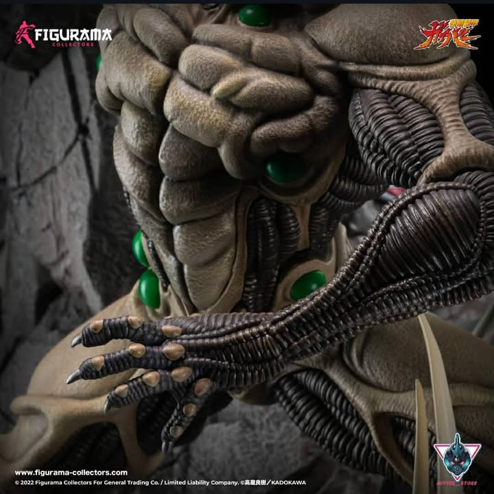 Guyver Store X Figurama Collectable 1:6 Guyver 1 vs Guyot with LED