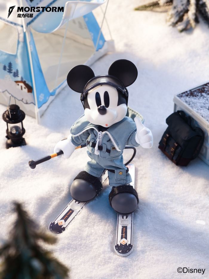 Ski Club Mickey / Minnie / Goofy / Daisy / Donald Duck