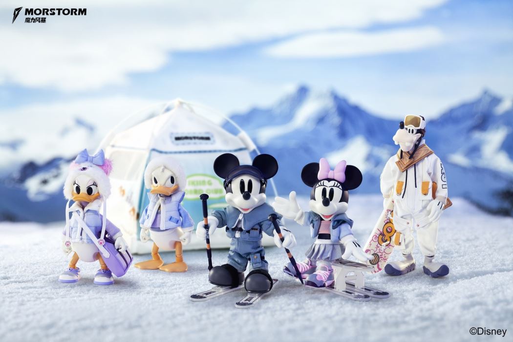 Ski Club Mickey / Minnie / Goofy / Daisy / Donald Duck