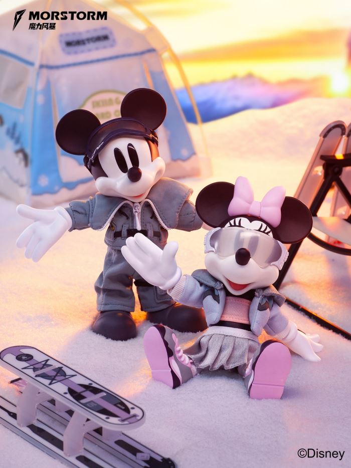 Ski Club Mickey / Minnie / Goofy / Daisy / Donald Duck