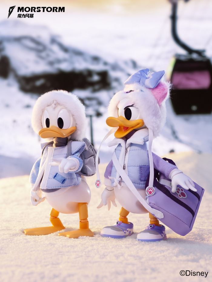 Ski Club Mickey / Minnie / Goofy / Daisy / Donald Duck