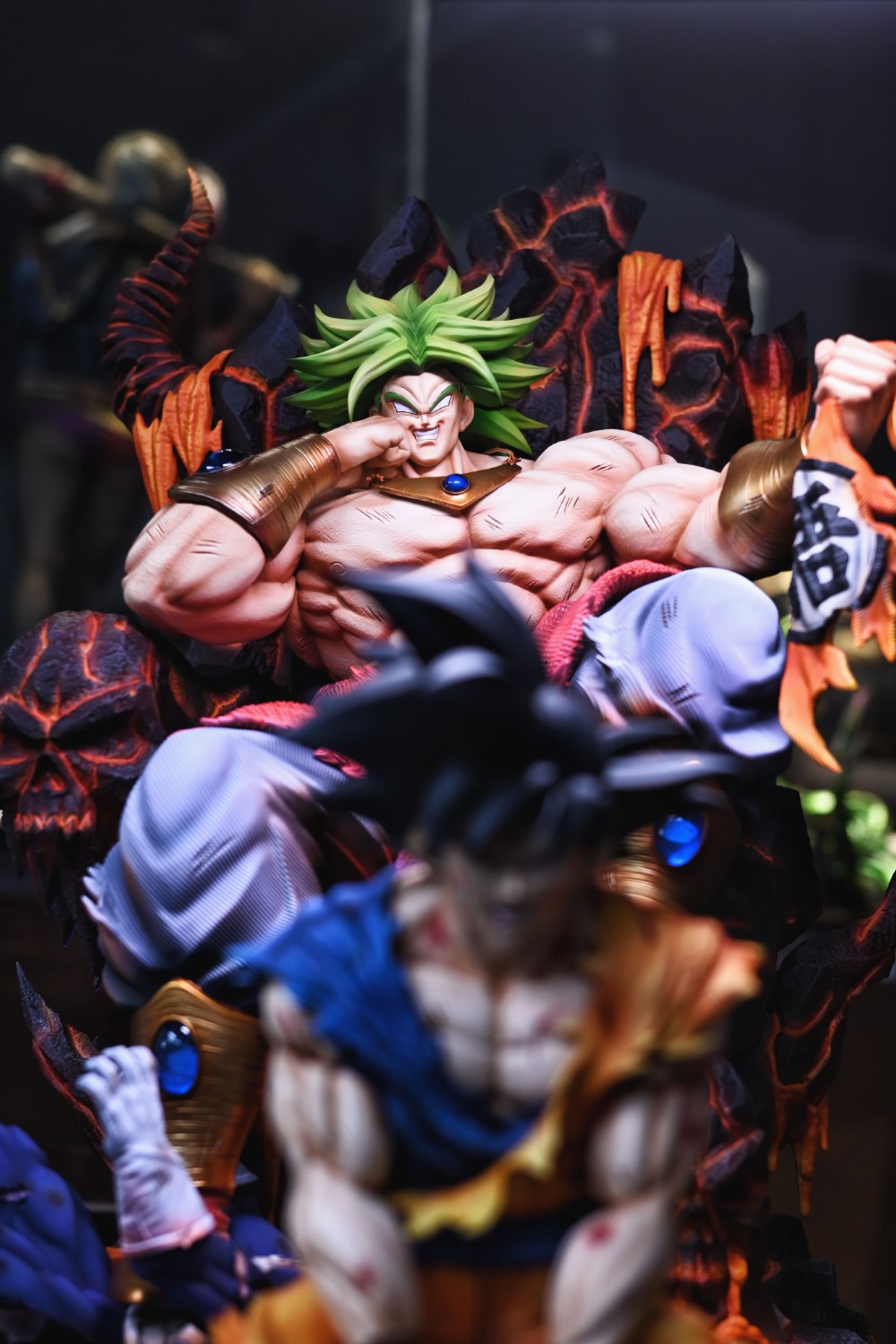 Throne Broly - Dragon Ball