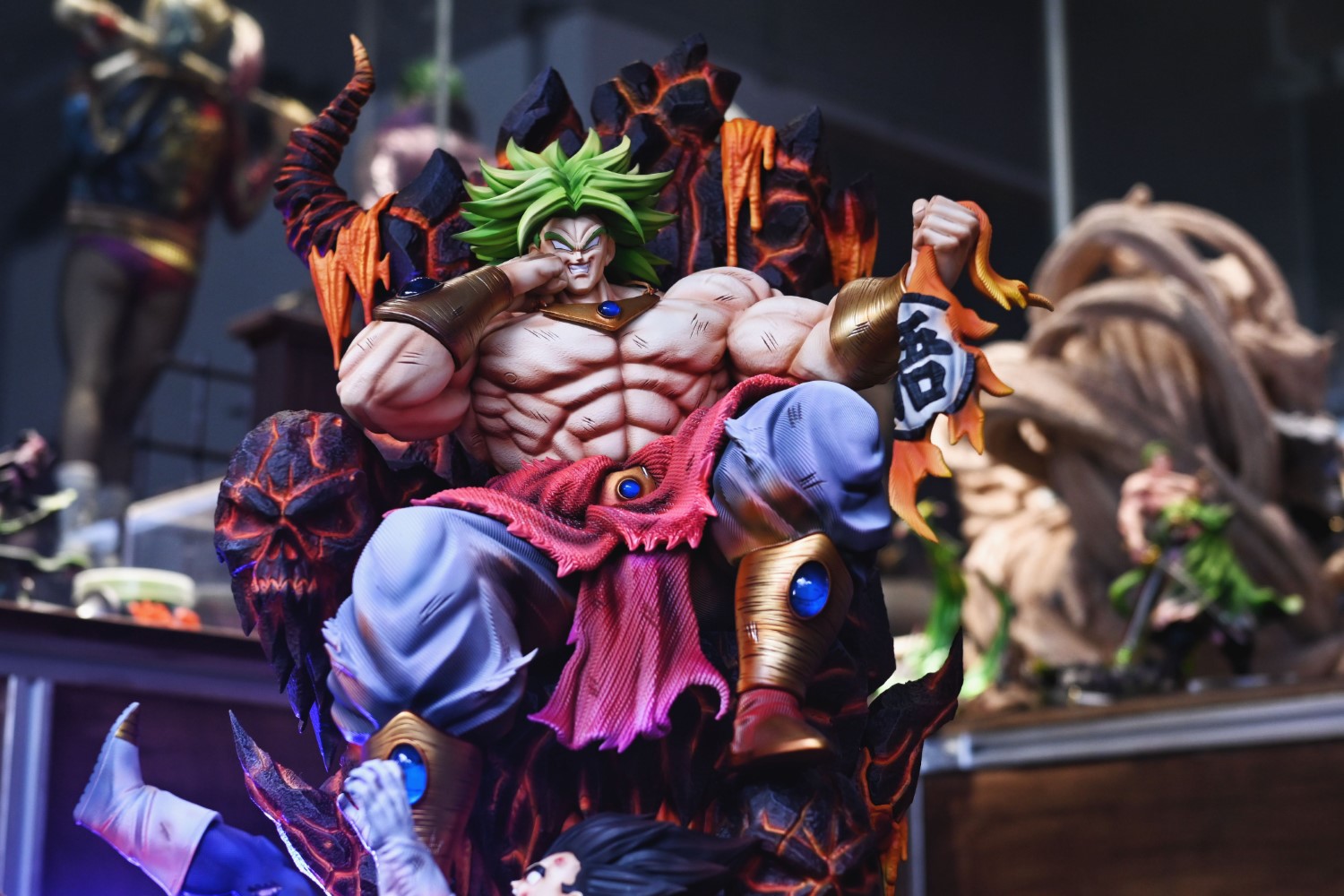 Throne Broly - Dragon Ball