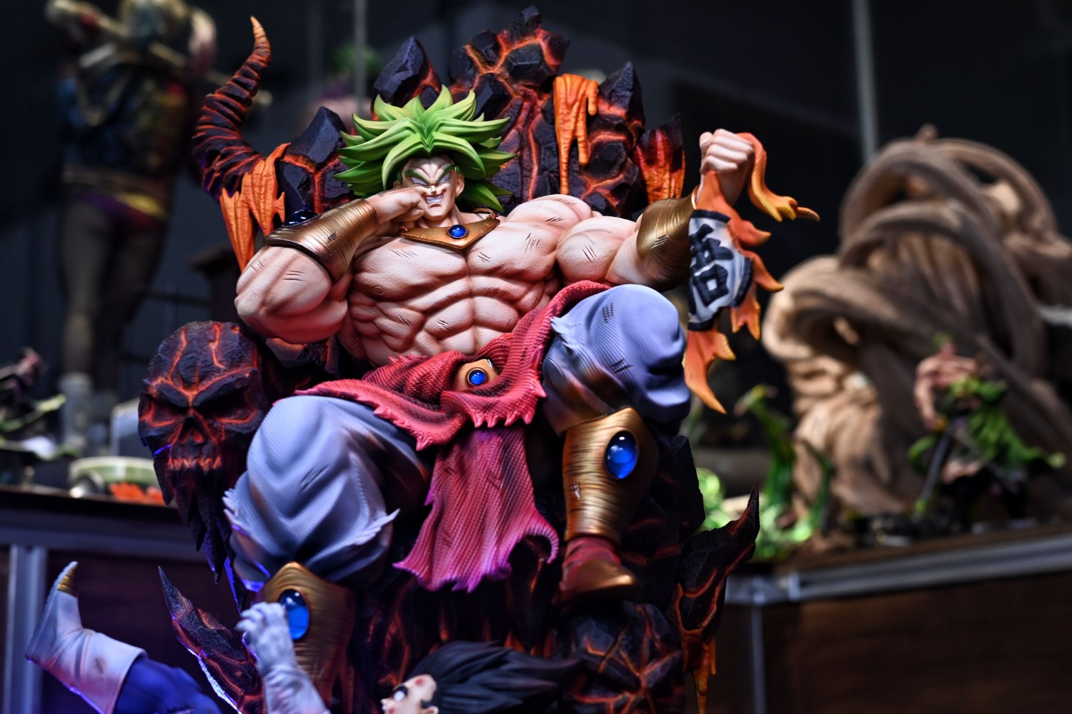 Throne Broly - Dragon Ball