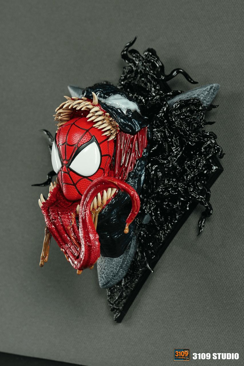 Spider Man Venom Wall Hanging