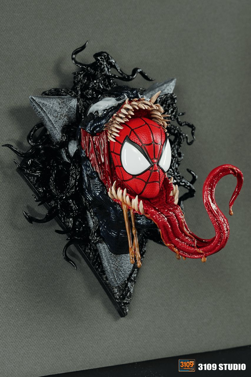 Spider Man Venom Wall Hanging