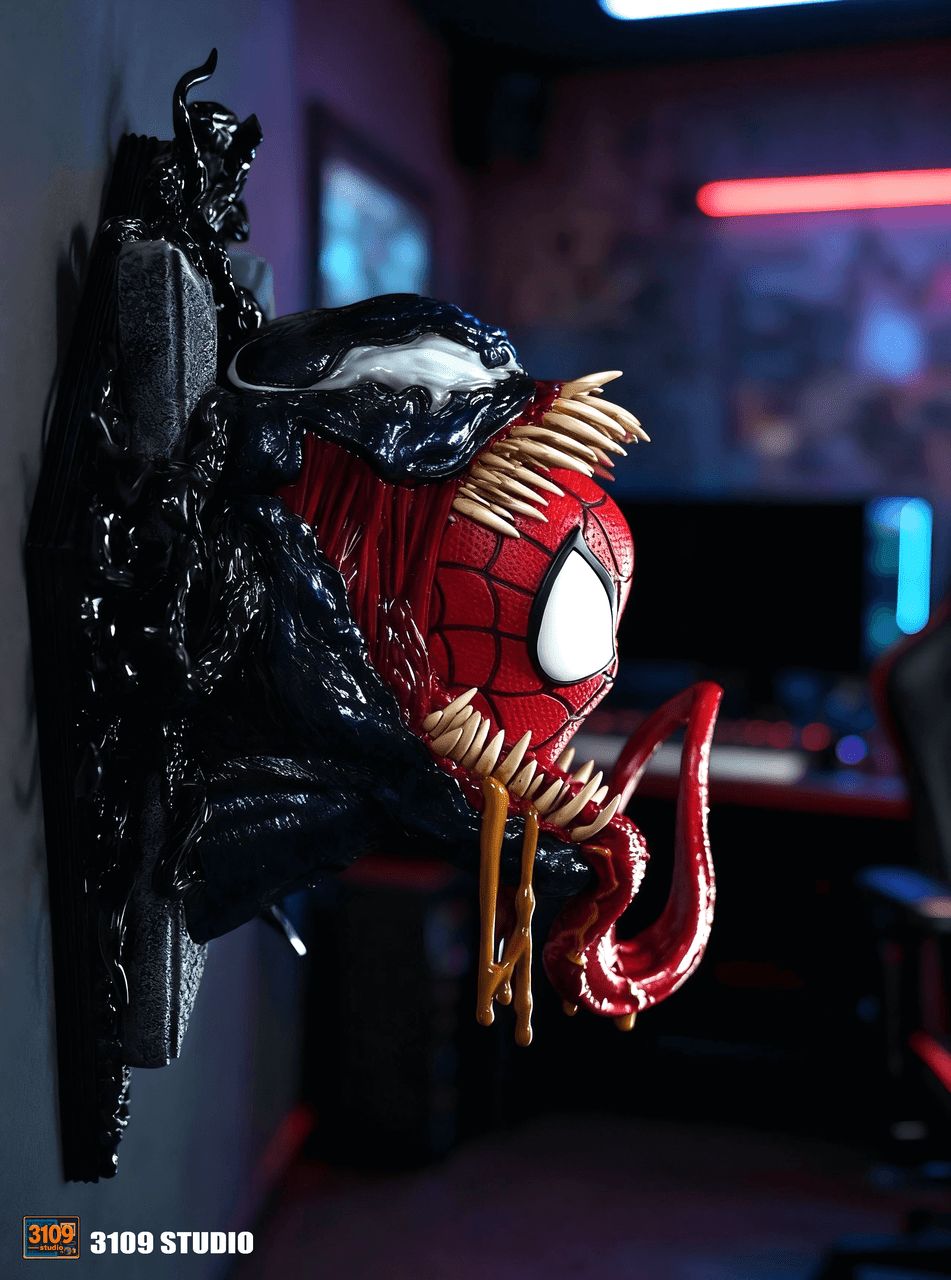 Spider Man Venom Wall Hanging