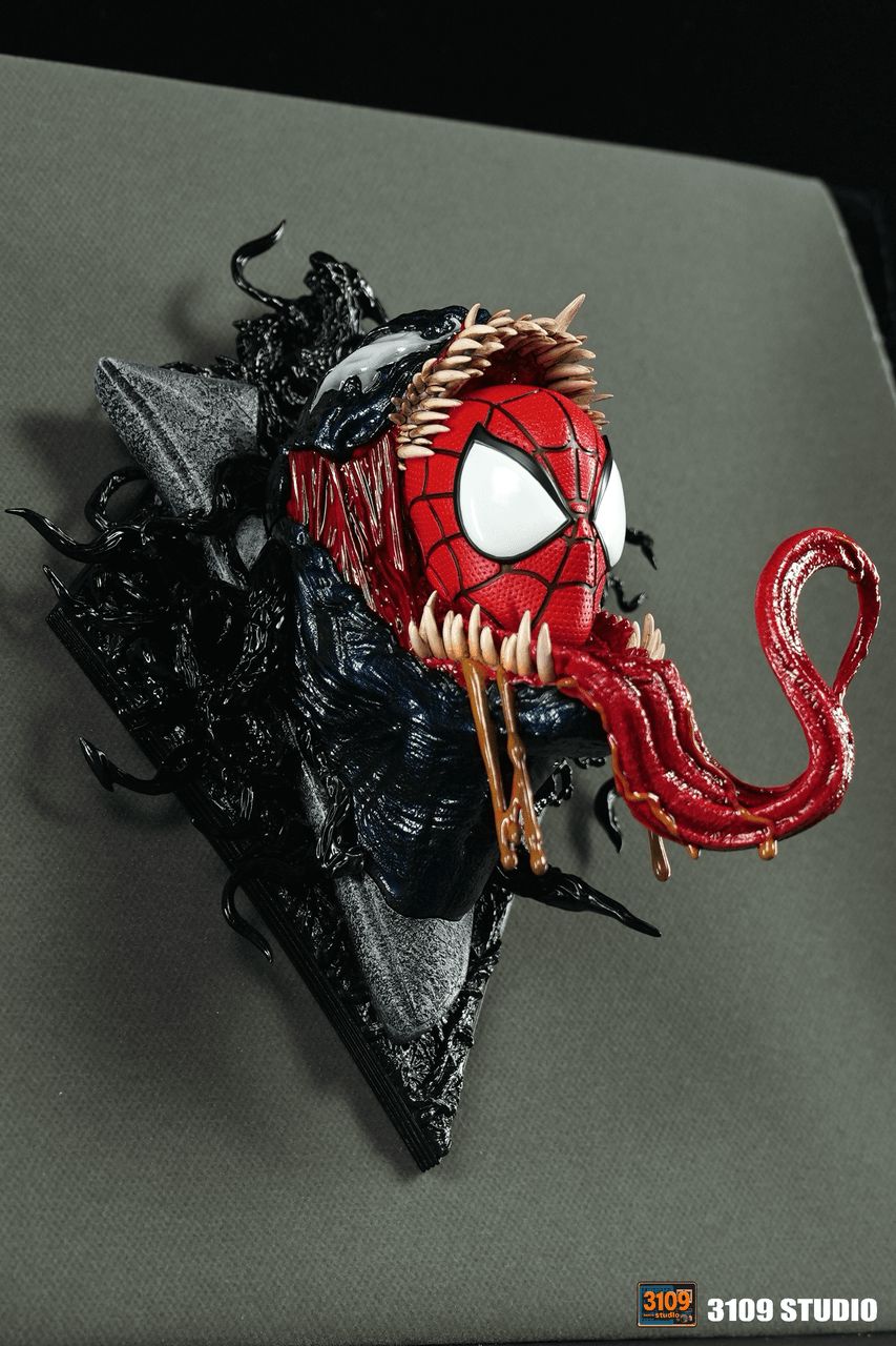 Spider Man Venom Wall Hanging