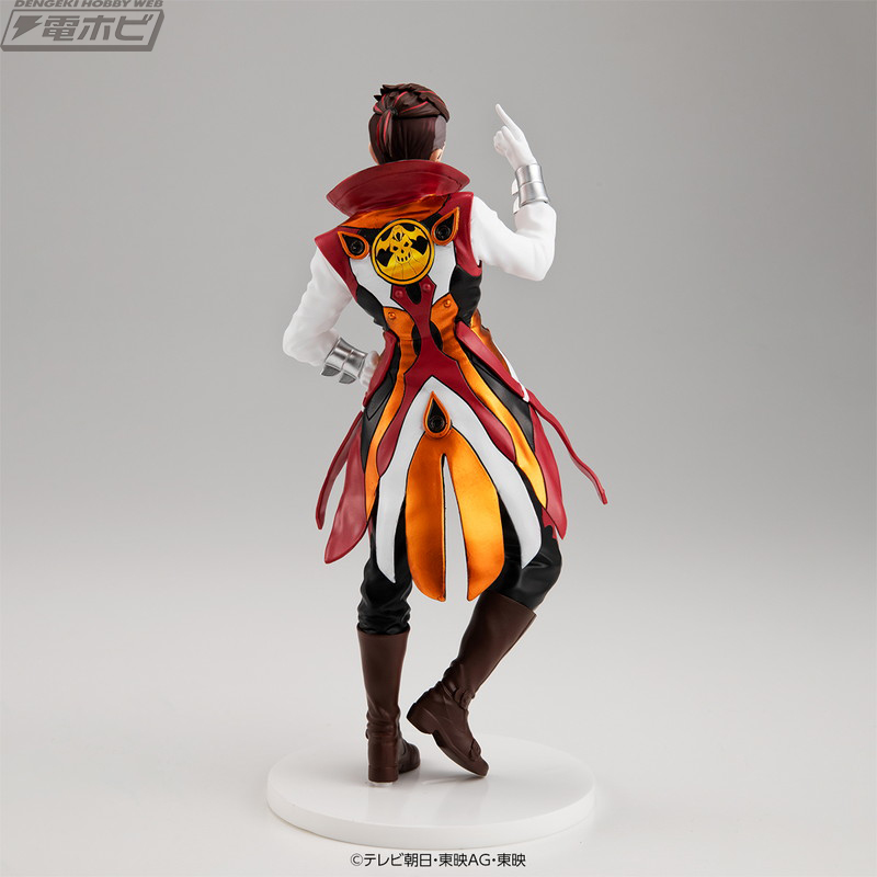Figure Hero Fire Candle & Bouquet