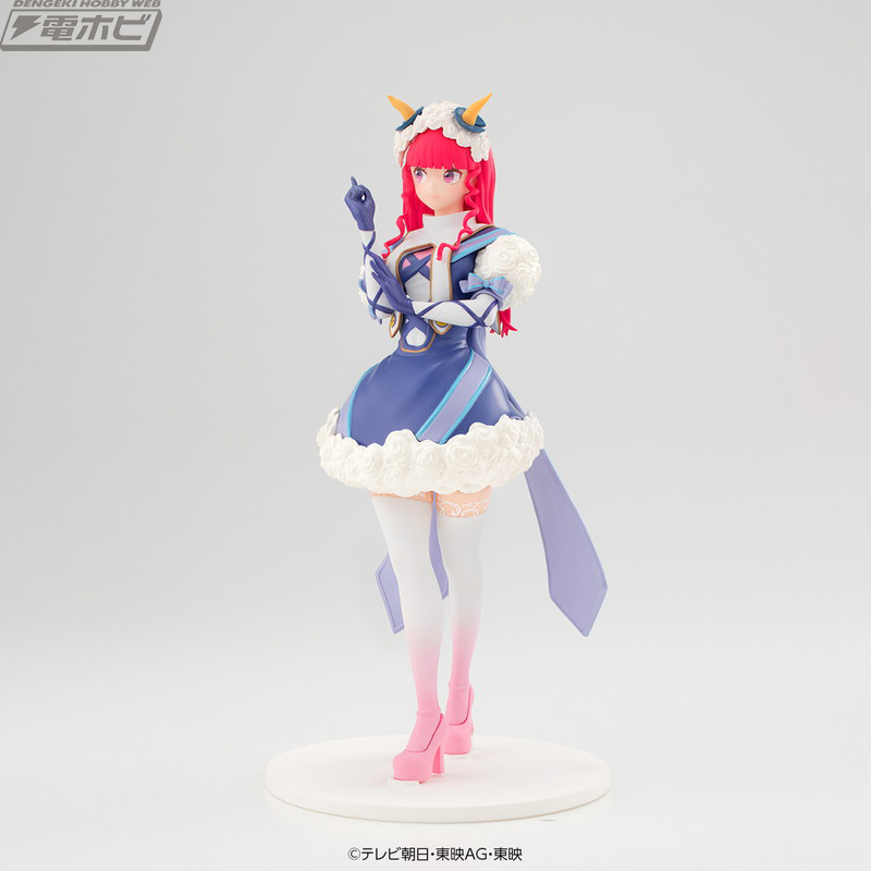 Figure Hero Fire Candle & Bouquet