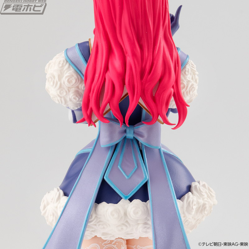 Figure Hero Fire Candle & Bouquet