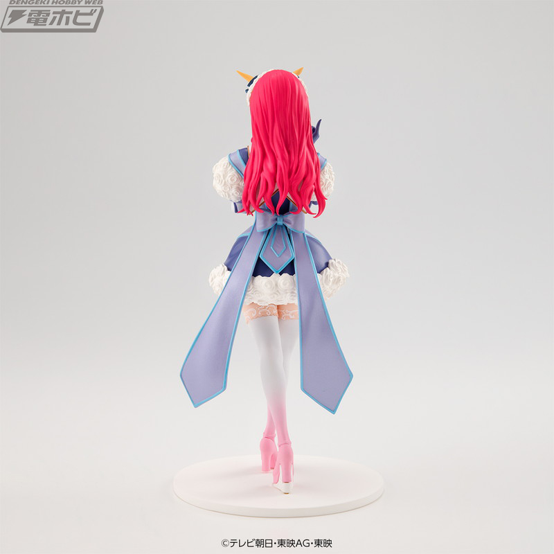 Figure Hero Fire Candle & Bouquet