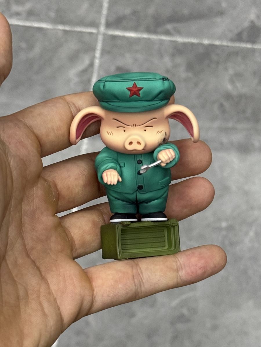 Dragon Ball MEGA Series 01 Son Goku Oolong Fixing the Car