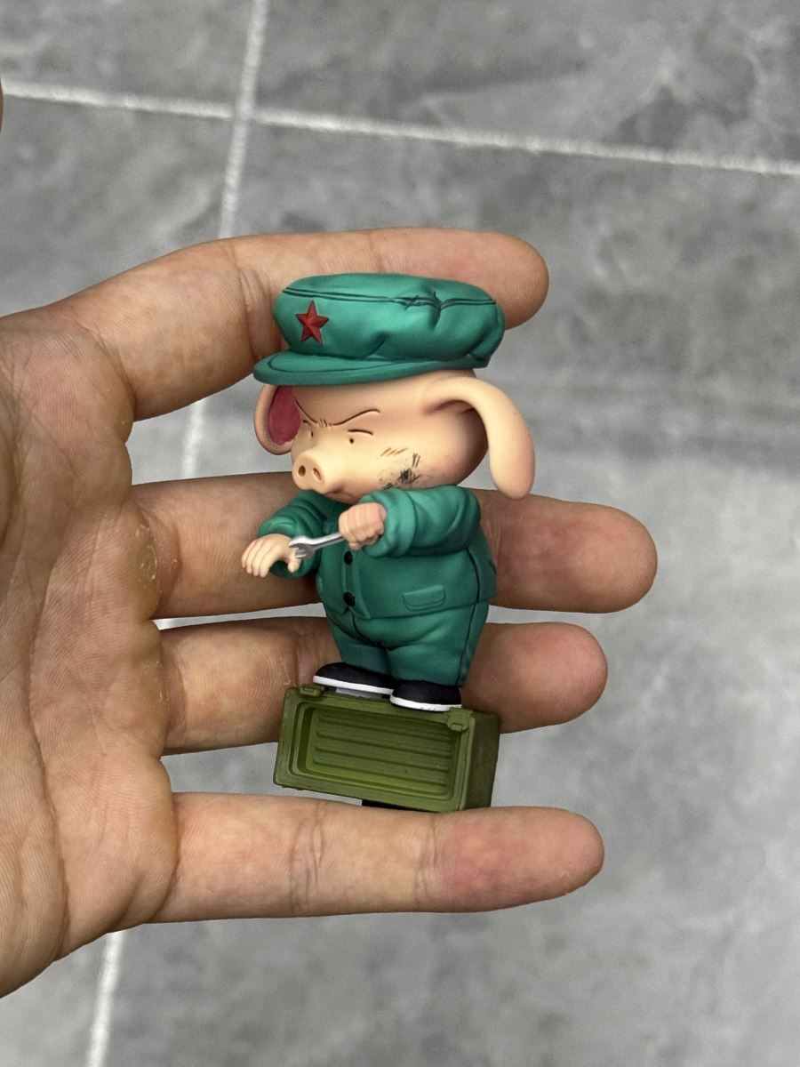 Dragon Ball MEGA Series 01 Son Goku Oolong Fixing the Car