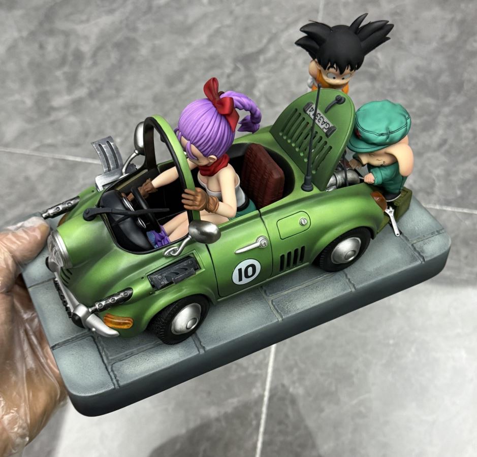 Dragon Ball MEGA Series 01 Son Goku Oolong Fixing the Car