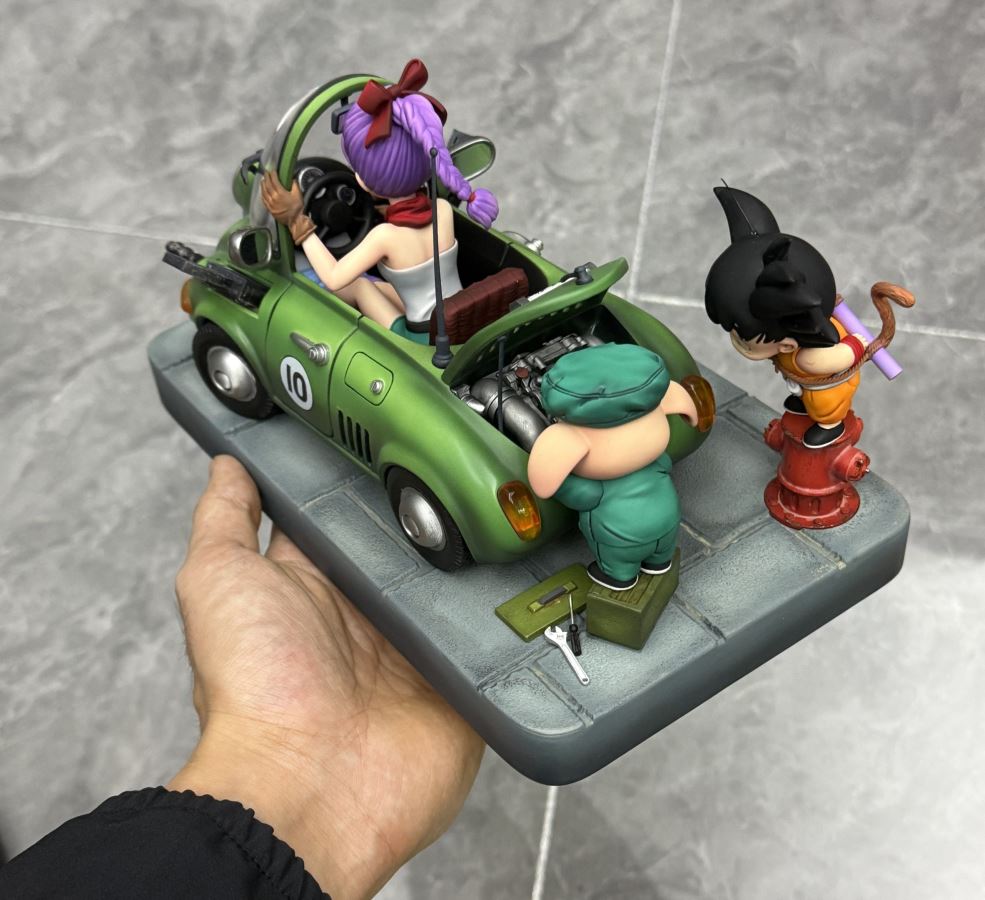 Dragon Ball MEGA Series 01 Son Goku Oolong Fixing the Car